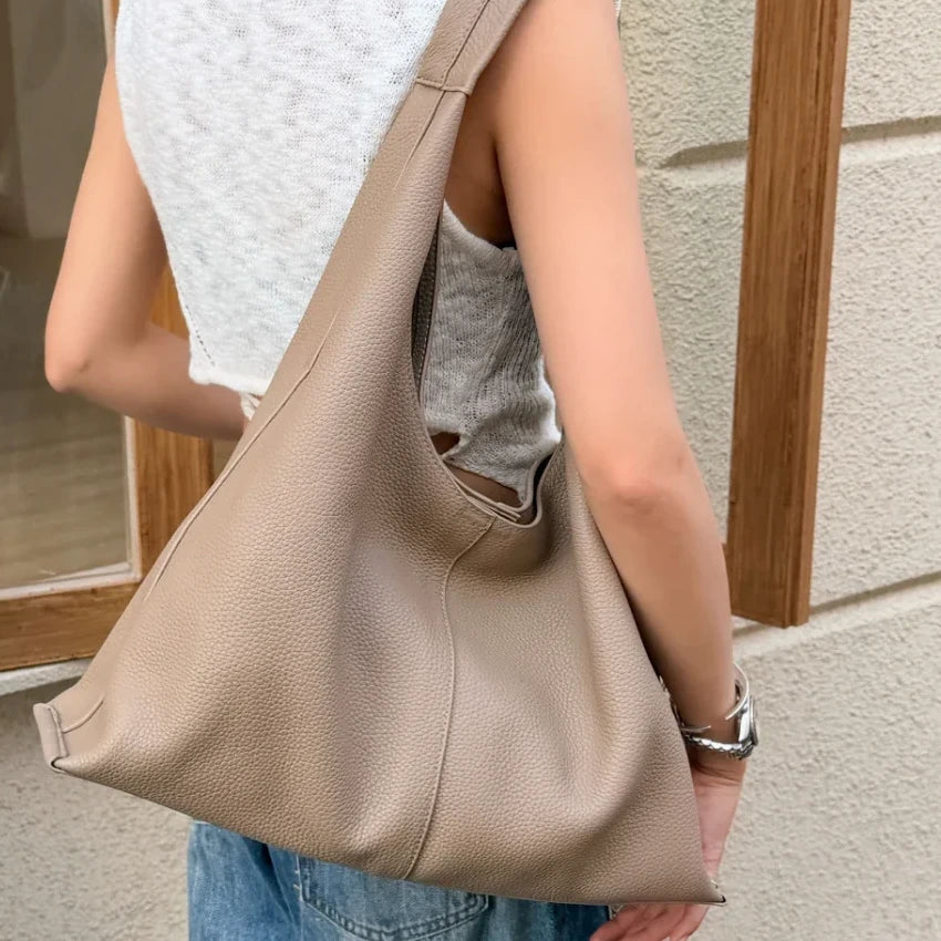 The Duna Oversized Hobo
