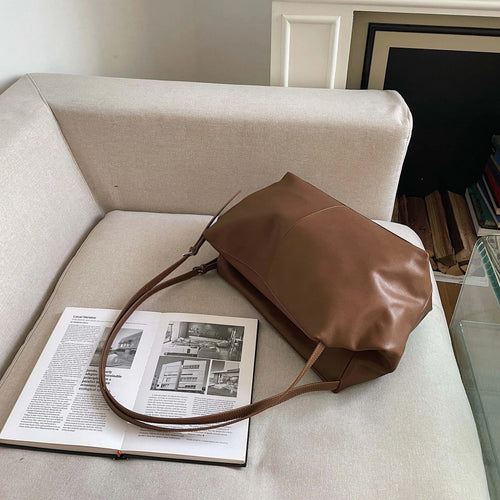 The Tufo Leather Bowling Bag