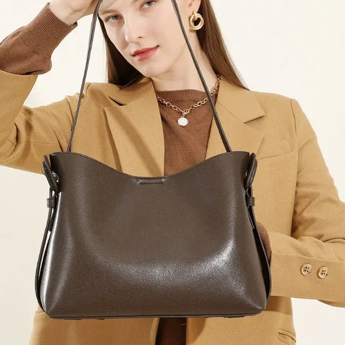 The Ambra Leather Shoulder Bag